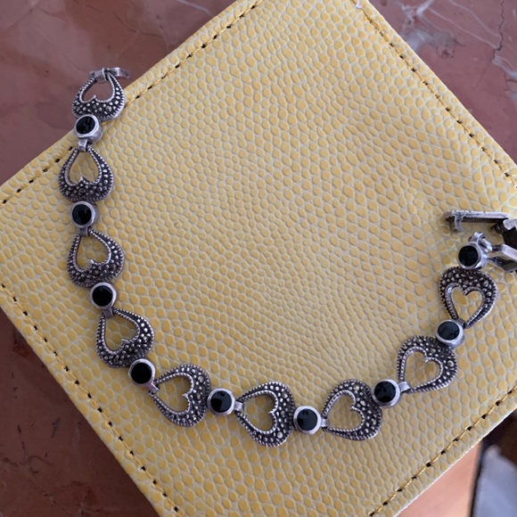 🌺Beautiful Valentine Gift Earrings and Bracelet😍 - Picture 6 of 8